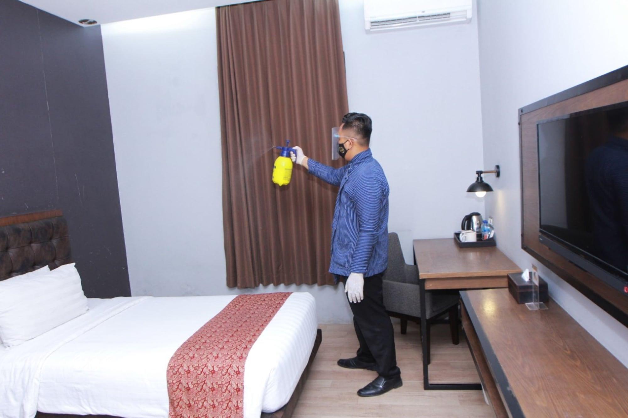 Grand Kangen Hotel Urip Sumoharjo Джокьякарта Экстерьер фото