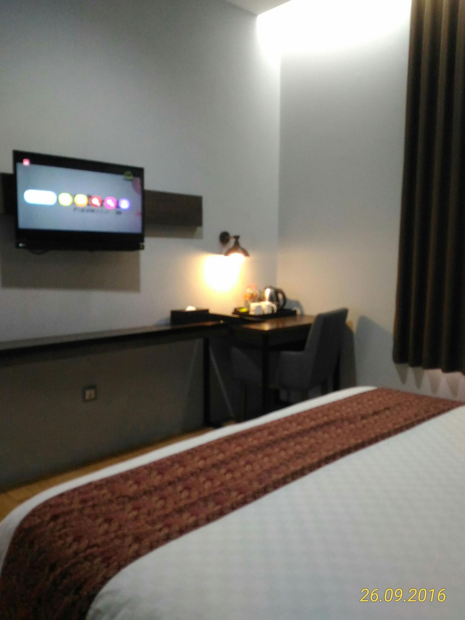 Grand Kangen Hotel Urip Sumoharjo Джокьякарта Экстерьер фото