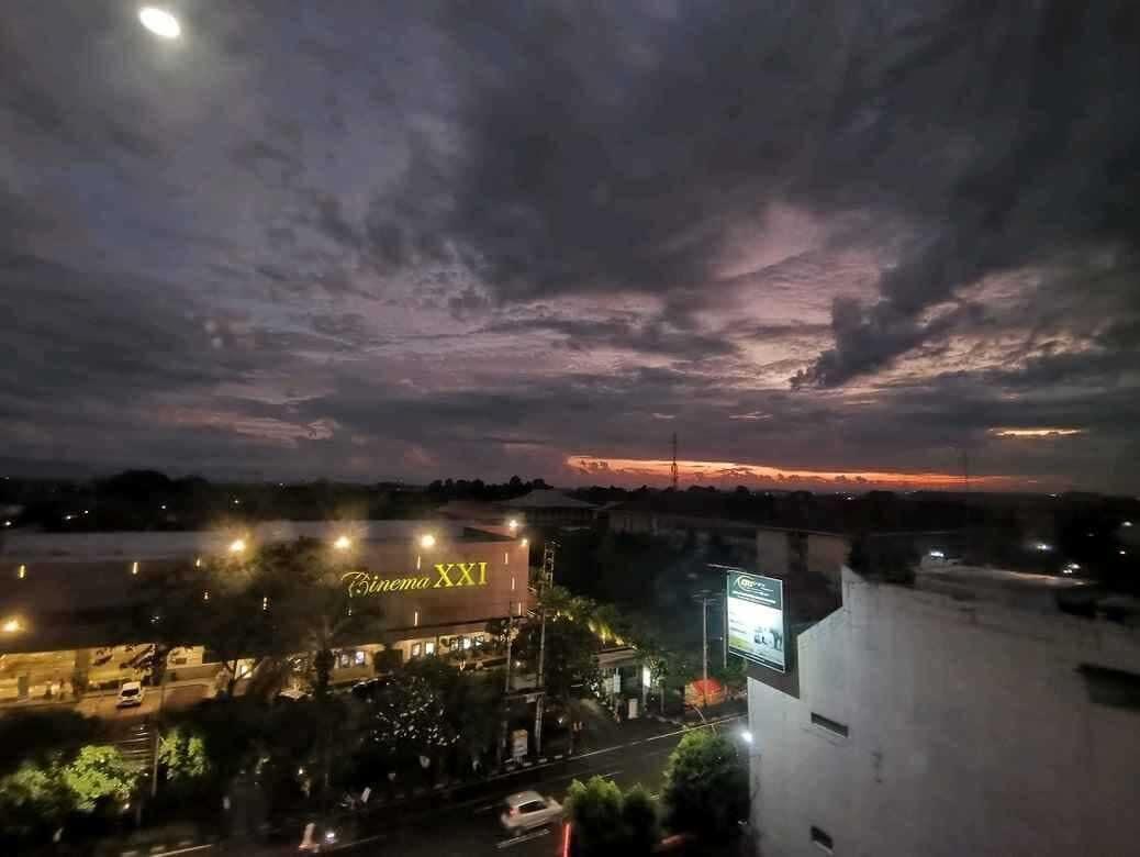 Grand Kangen Hotel Urip Sumoharjo Джокьякарта Экстерьер фото