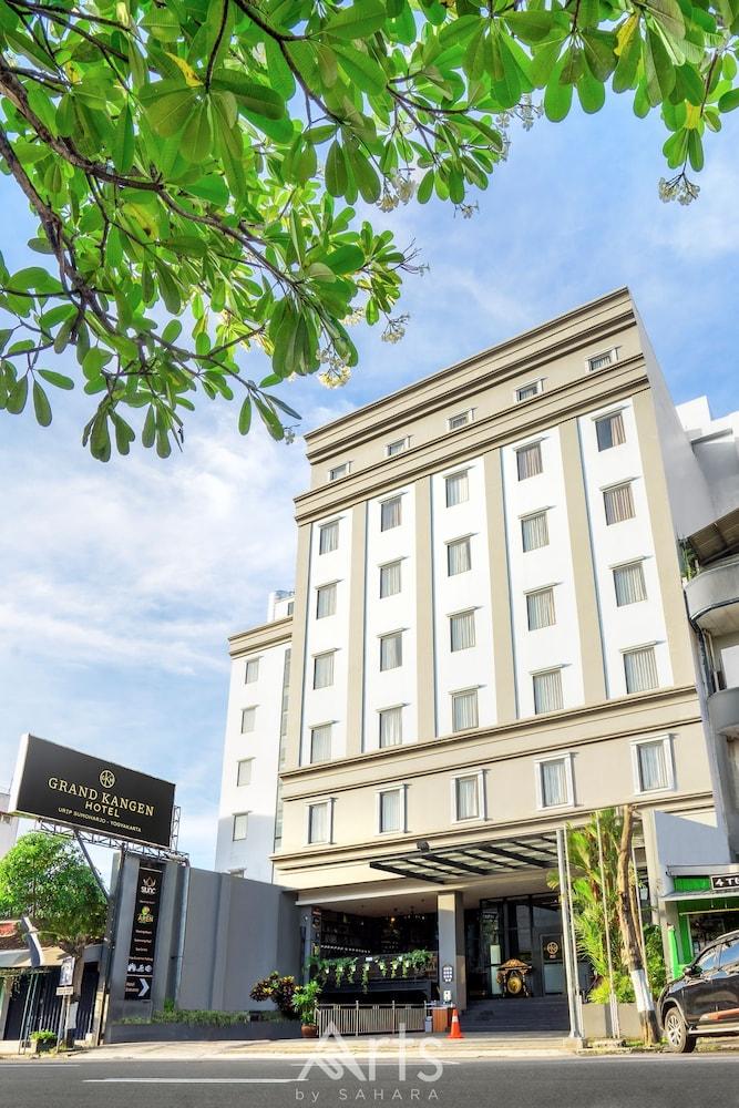 Grand Kangen Hotel Urip Sumoharjo Джокьякарта Экстерьер фото