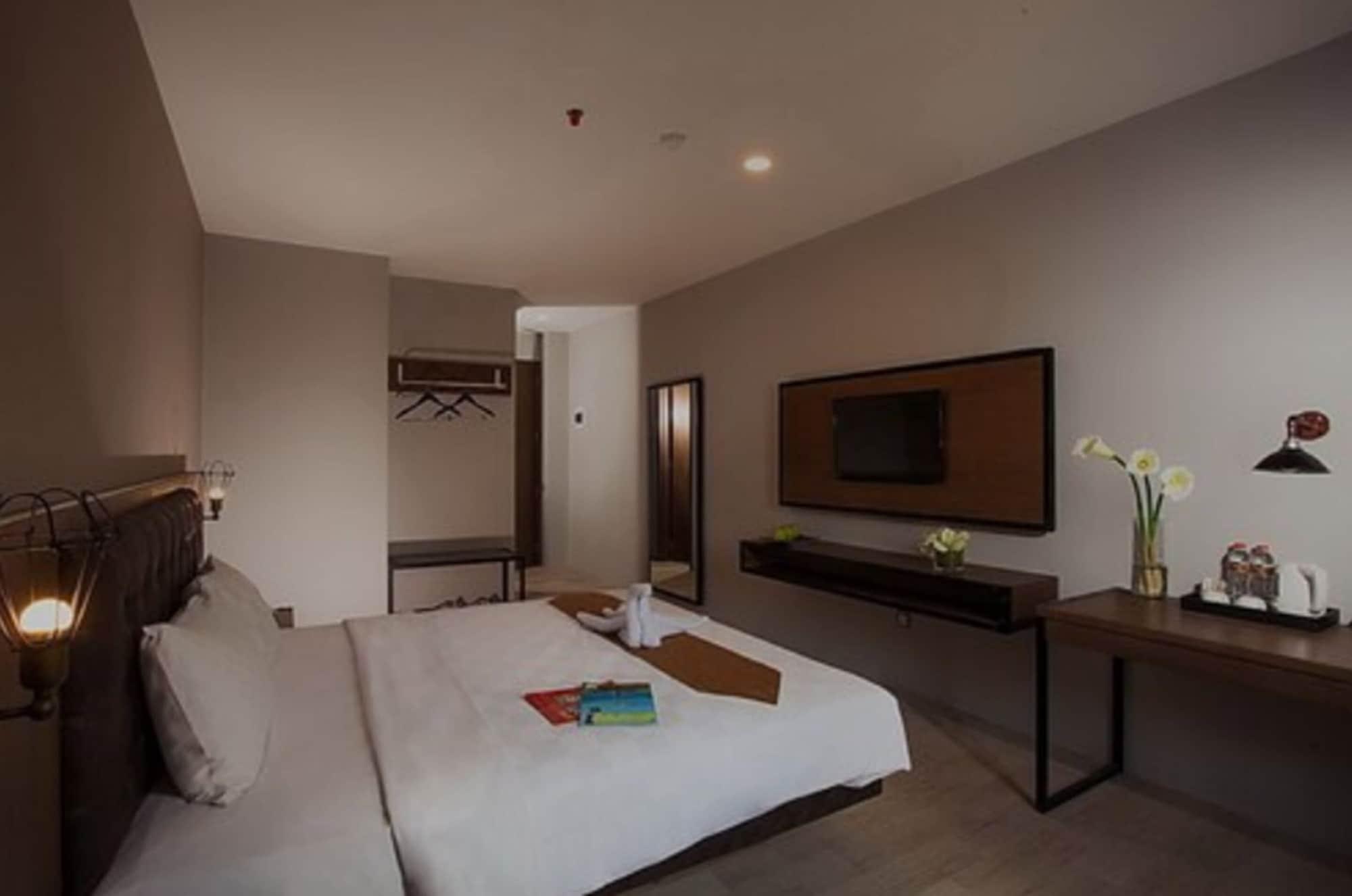 Grand Kangen Hotel Urip Sumoharjo Джокьякарта Экстерьер фото