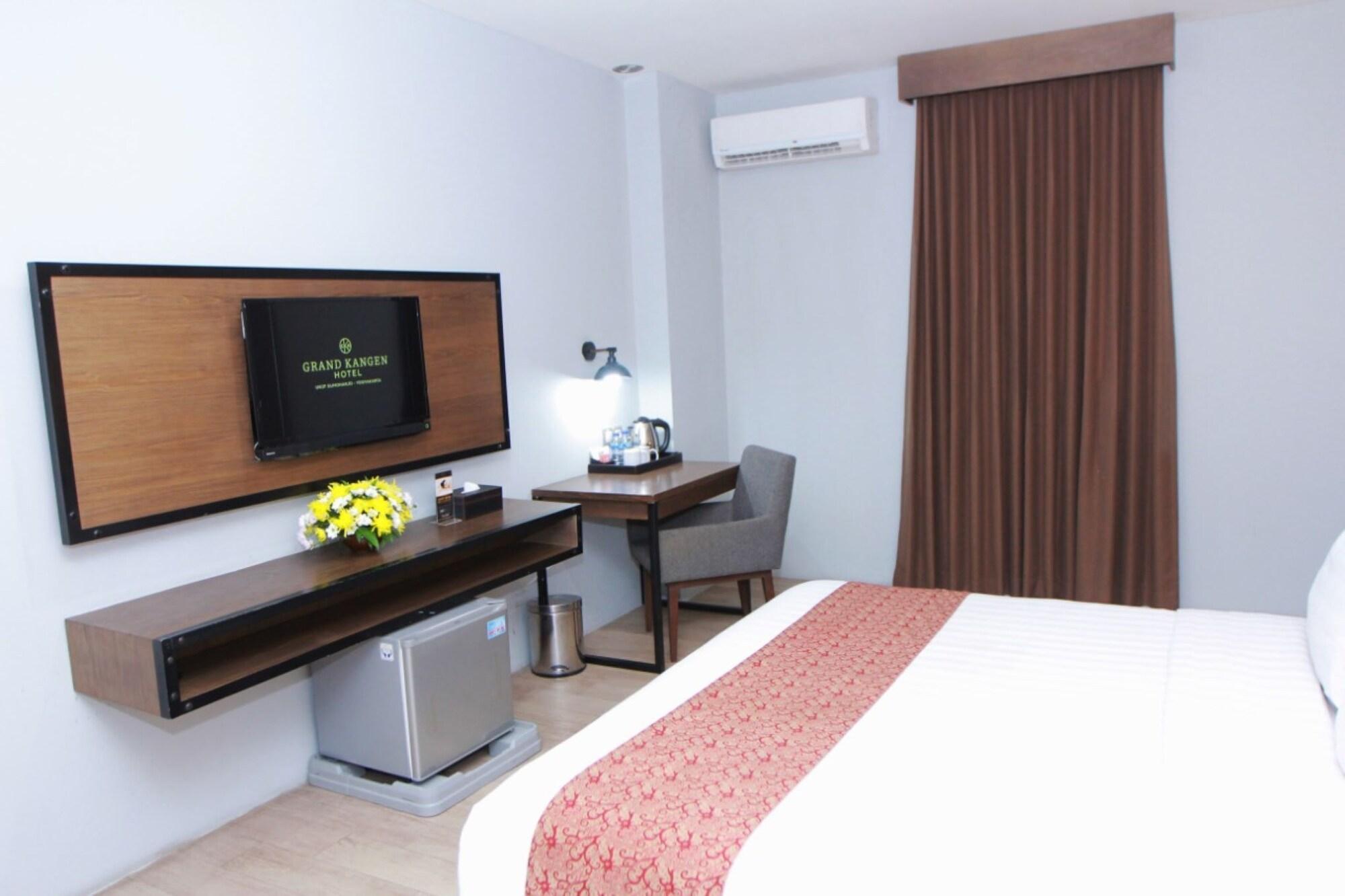 Grand Kangen Hotel Urip Sumoharjo Джокьякарта Экстерьер фото