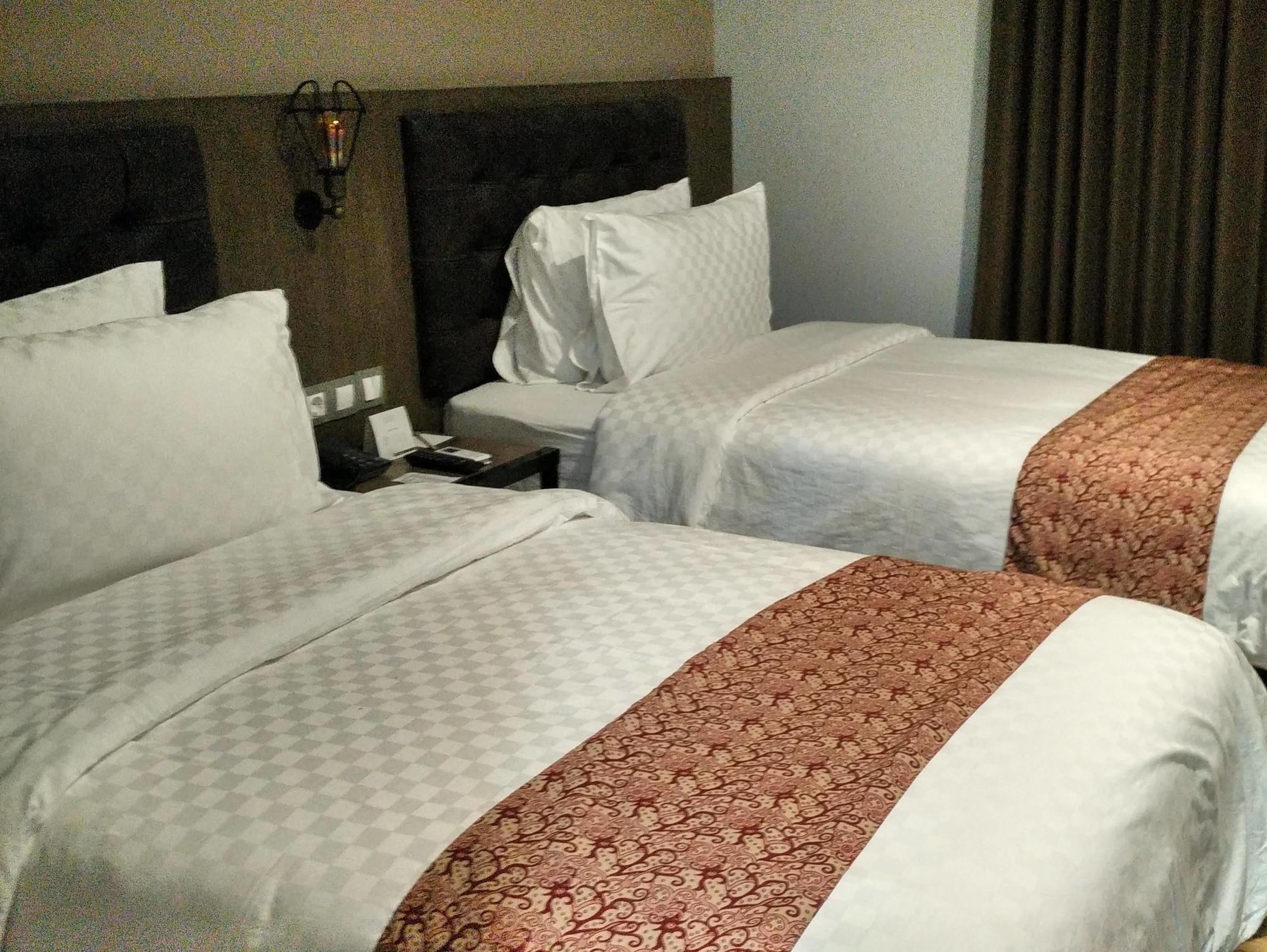 Grand Kangen Hotel Urip Sumoharjo Джокьякарта Экстерьер фото